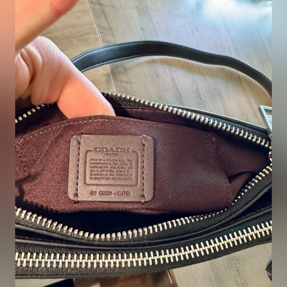 Coach Double Zip Crossbody in Signature Canvas- New without tags - Picture 9 of 14